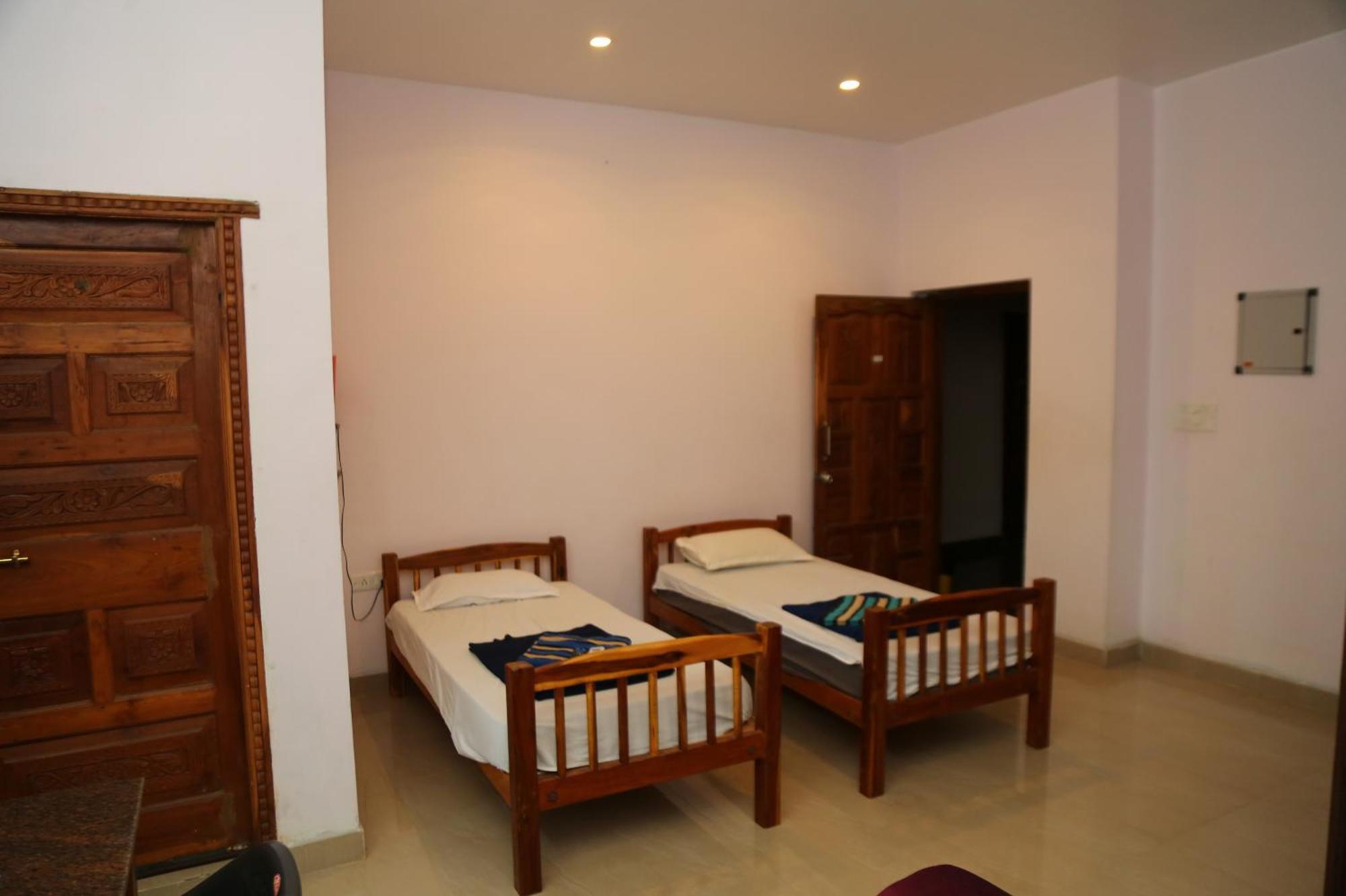 Art Le Cafe Apartment Auroville Room photo